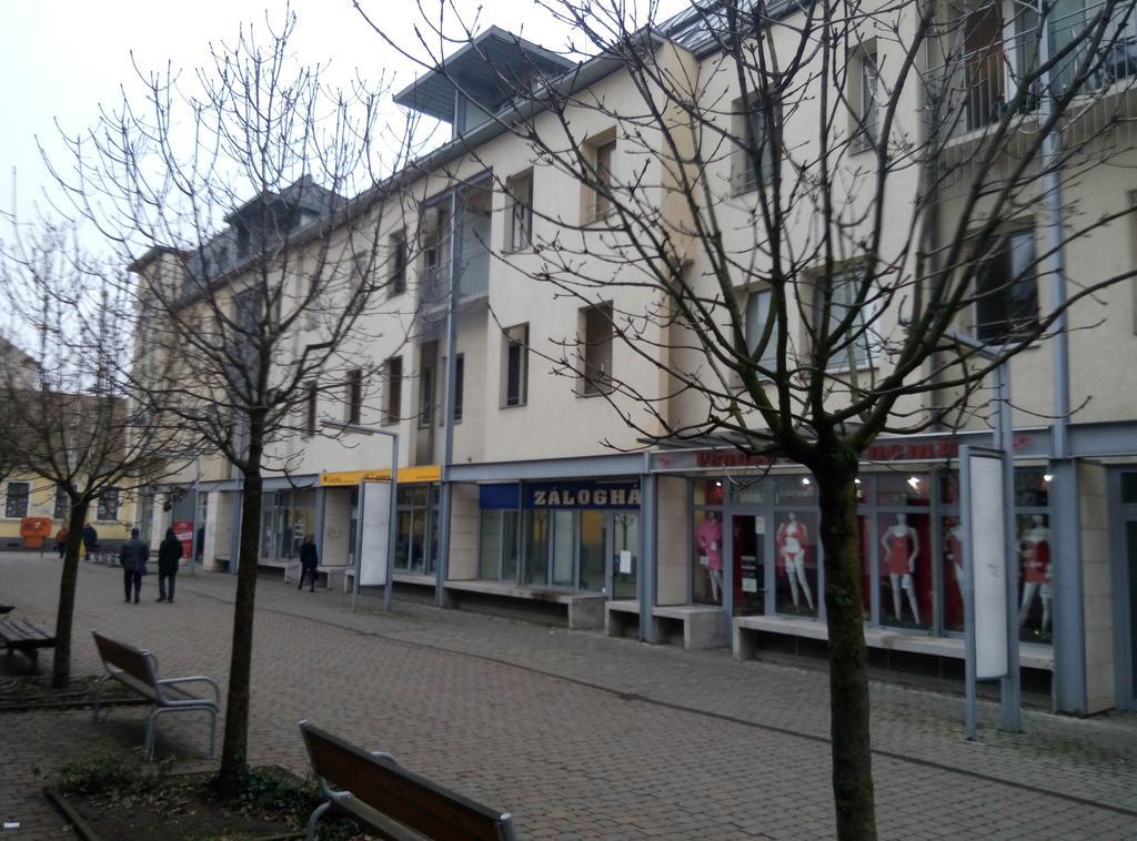 Debrecenter Apartman Εξωτερικό φωτογραφία