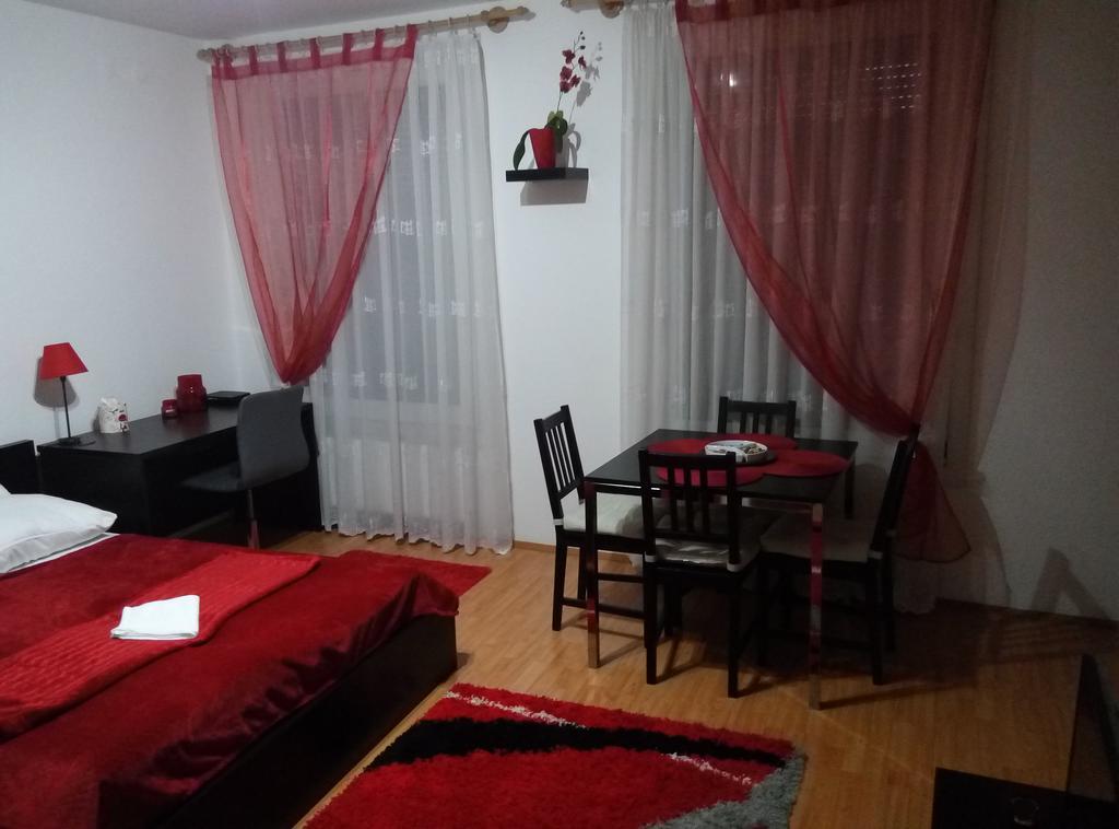 Debrecenter Apartman Δωμάτιο φωτογραφία